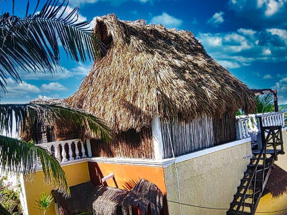 Beachfront Casa Maya Lodge El Cuyo Exterior photo